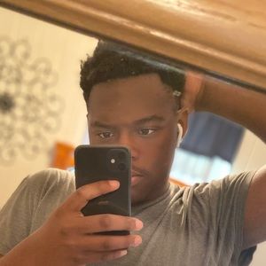 Meet your Posher, Deandre